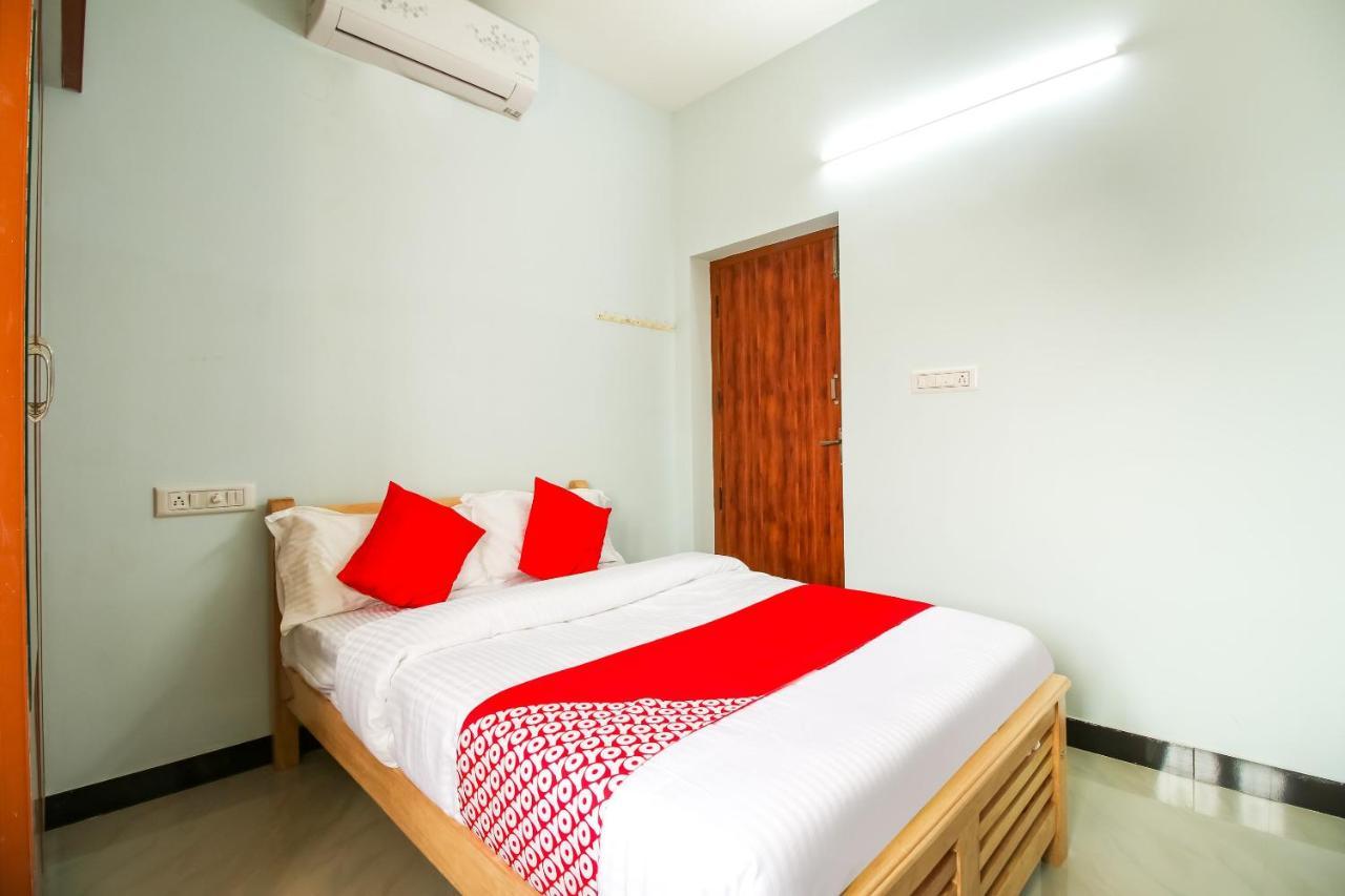 Oyo 71549 Shri Sai Apartments Mettuppālaiyam Exterior foto